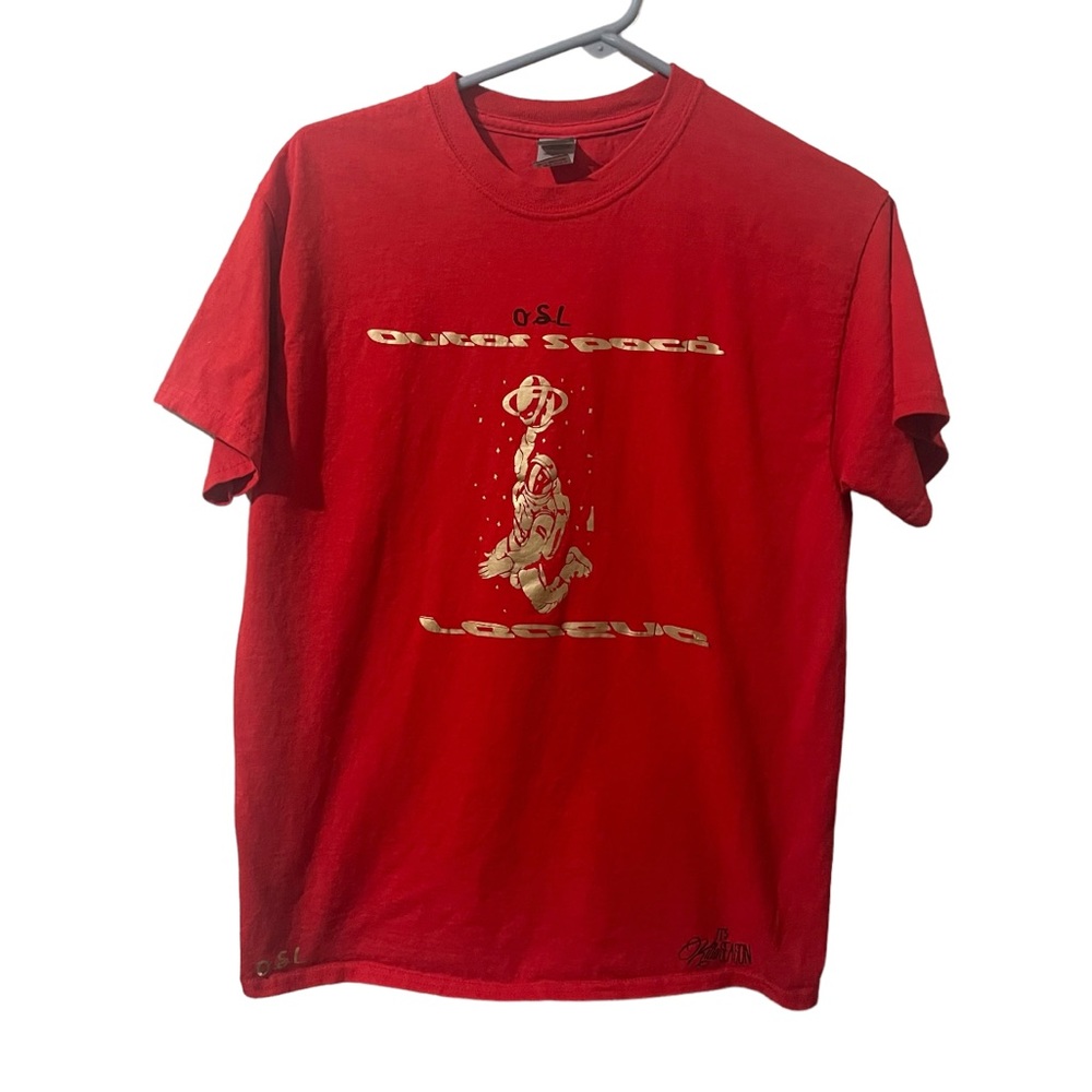 Gildan Shirt Men Medium Red Cotton Lightweight Casual Astronaut Outer Space Tee‎